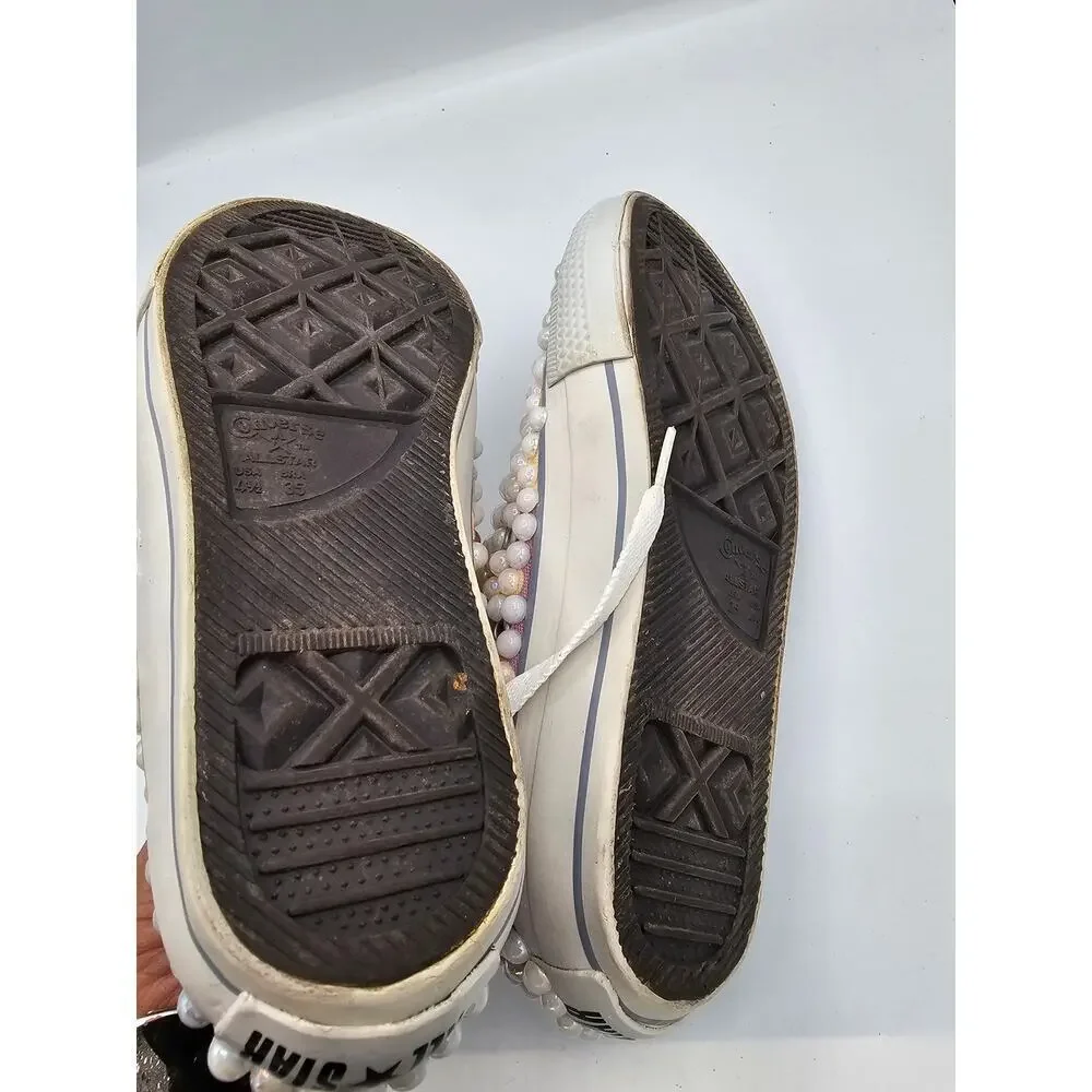 Converse Women's low top converse with faux pearls sneakers shoes size 4.5